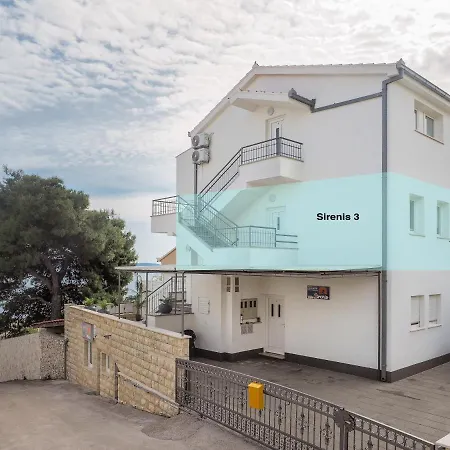 Sirenis شقة
