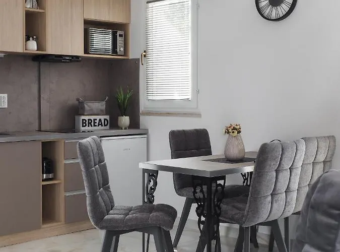 Sirenis 트로기르