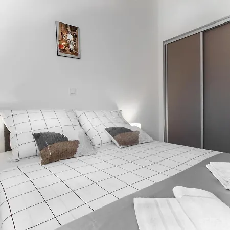 Apartment Sirenis