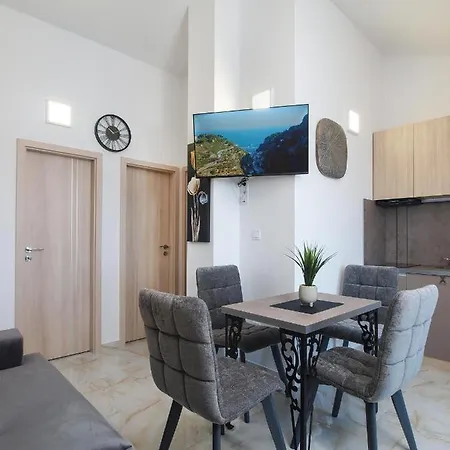 Apartment Sirenis *