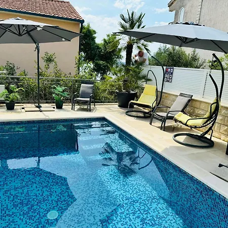 Apartment Sirenis *